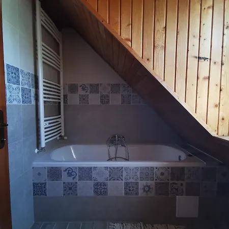 Deru Vendeghaz Es Lovasudvar Gasthof Fenyofo