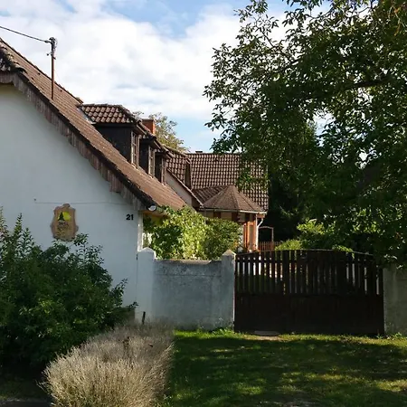 Deru Vendeghaz Es Lovasudvar 3* Fenyofo