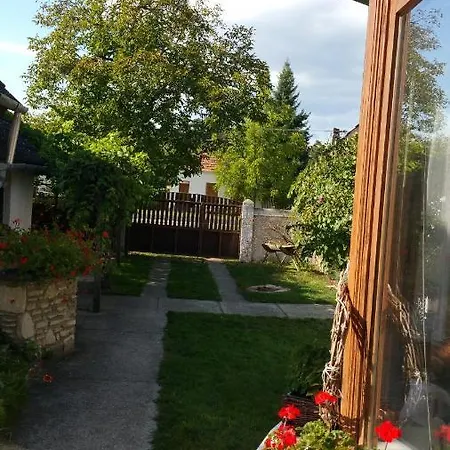 Deru Vendeghaz Es Lovasudvar 3*