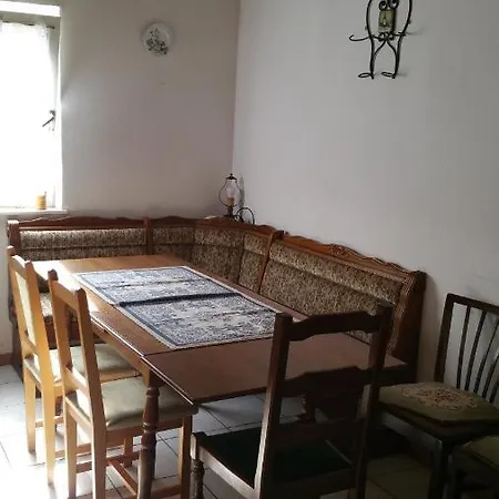 Deru Vendeghaz Es Lovasudvar Gasthof