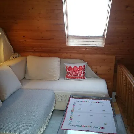 Deru Vendeghaz Es Lovasudvar