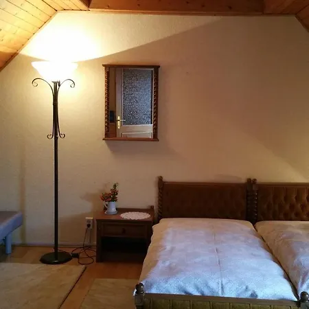 Gasthof Deru Vendeghaz Es Lovasudvar