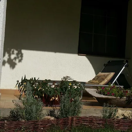 Deru Vendeghaz Es Lovasudvar Gasthof