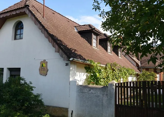 Derű és Lovasudvar Fenyofo